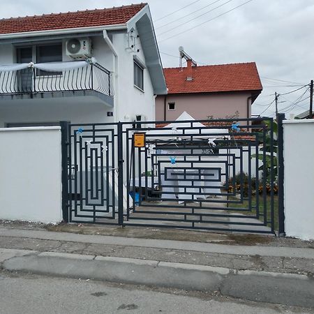 Gostinska Kuca Apartment Лесковац Екстериор снимка